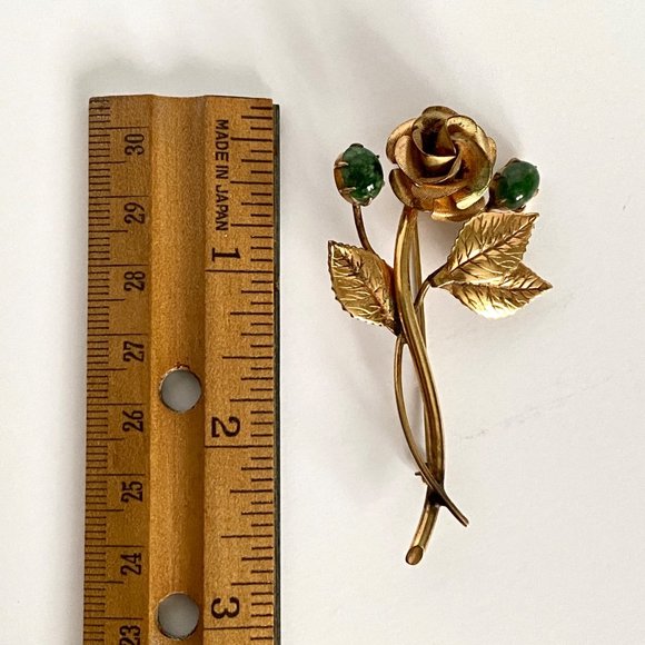 1940s Winard 12K GF Rose Flower Green Glass Stones Brooch Gold Tone 2.5in - Picture 12 of 13